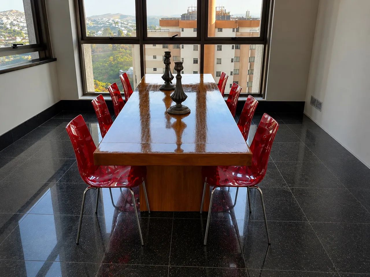 Mesa de Jantar em Madeira Maciça - 2,40 x 1,10 m - Foto 2