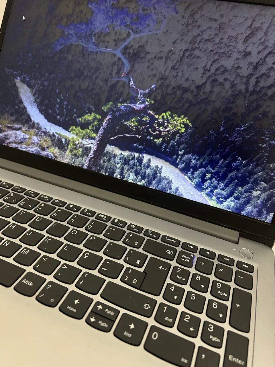 Vendo notebook Lenovo 8GB - Foto 2