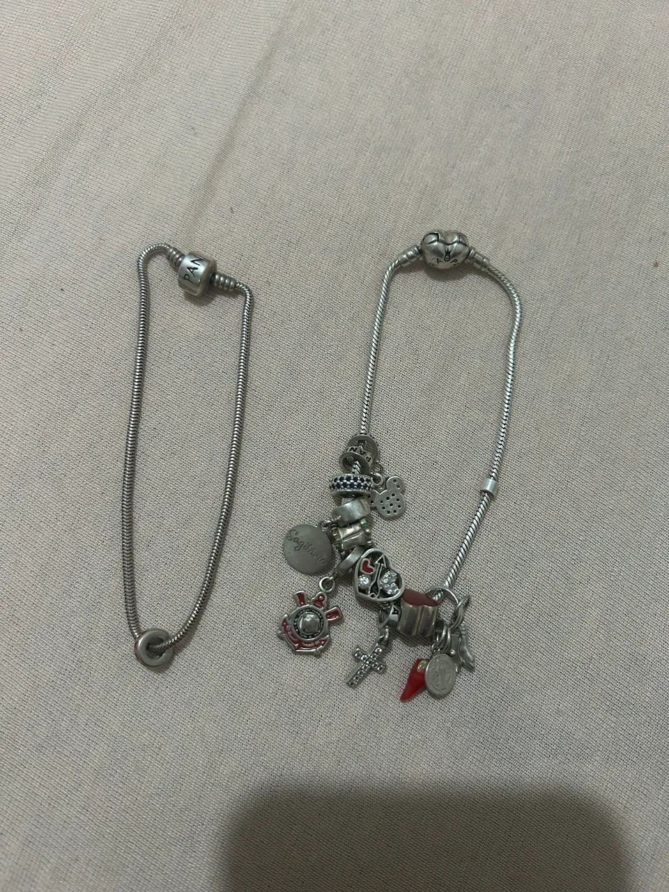 Vendo duas pulseiras estilo Pandora em ótimo estado de conservação. - Foto 2