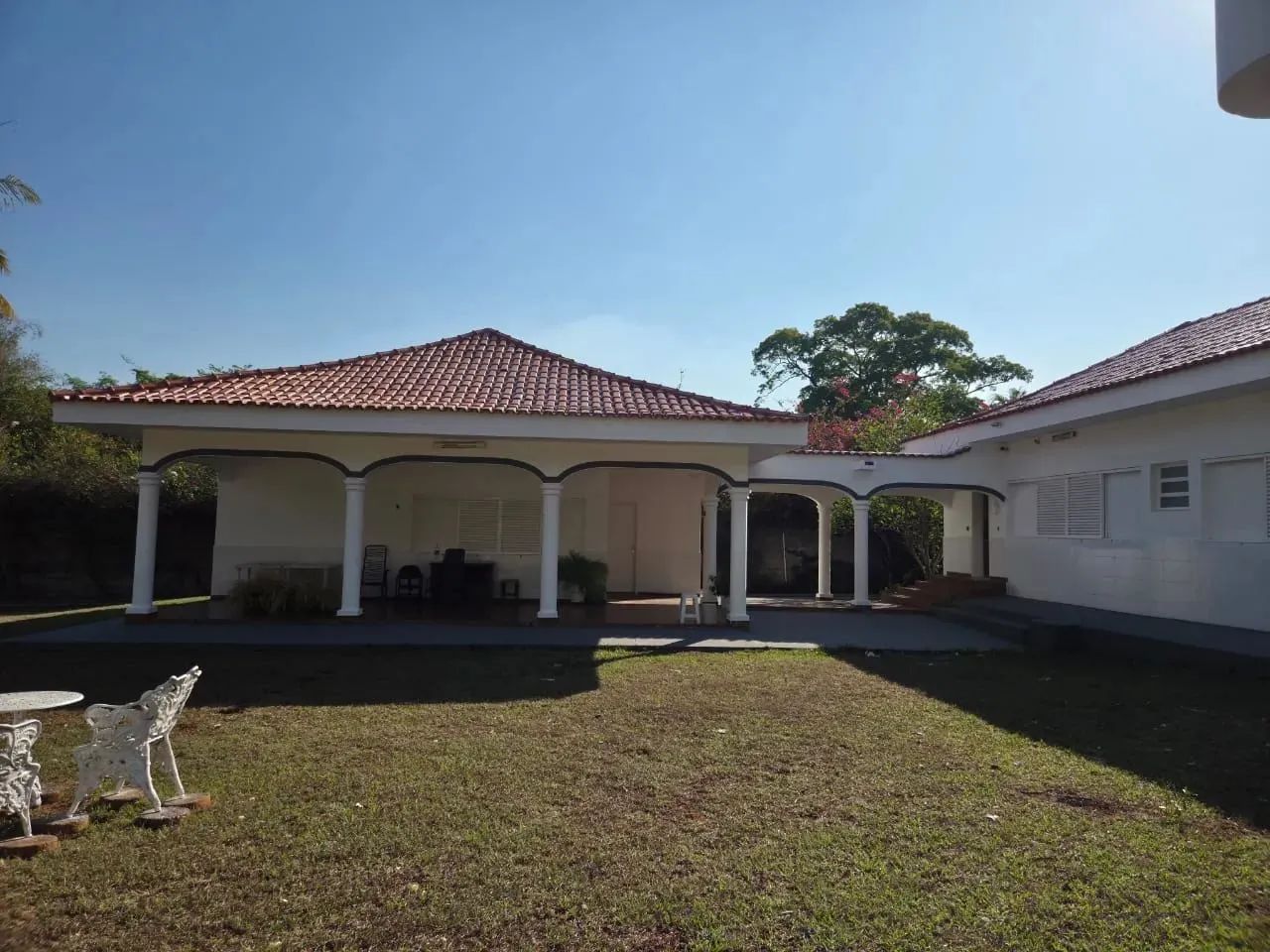 IMPERDIVEL IMÓVEL DE ALTO PADRÃO À VENDA  AO LADO DA UFG