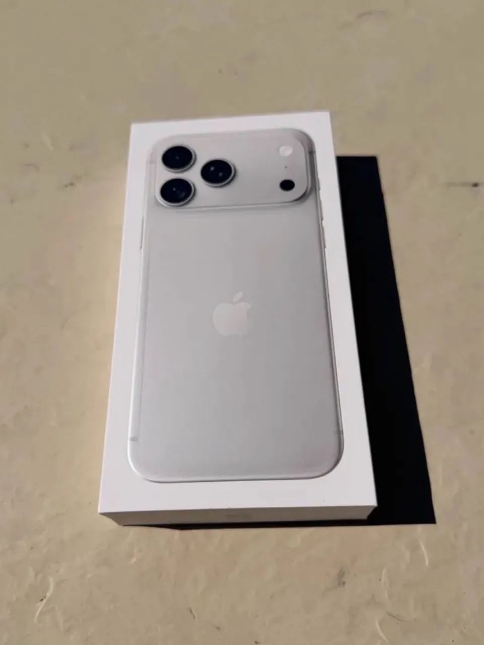 iphone 18 Pro Max 256gb (Prata) LACRADO - Foto 2