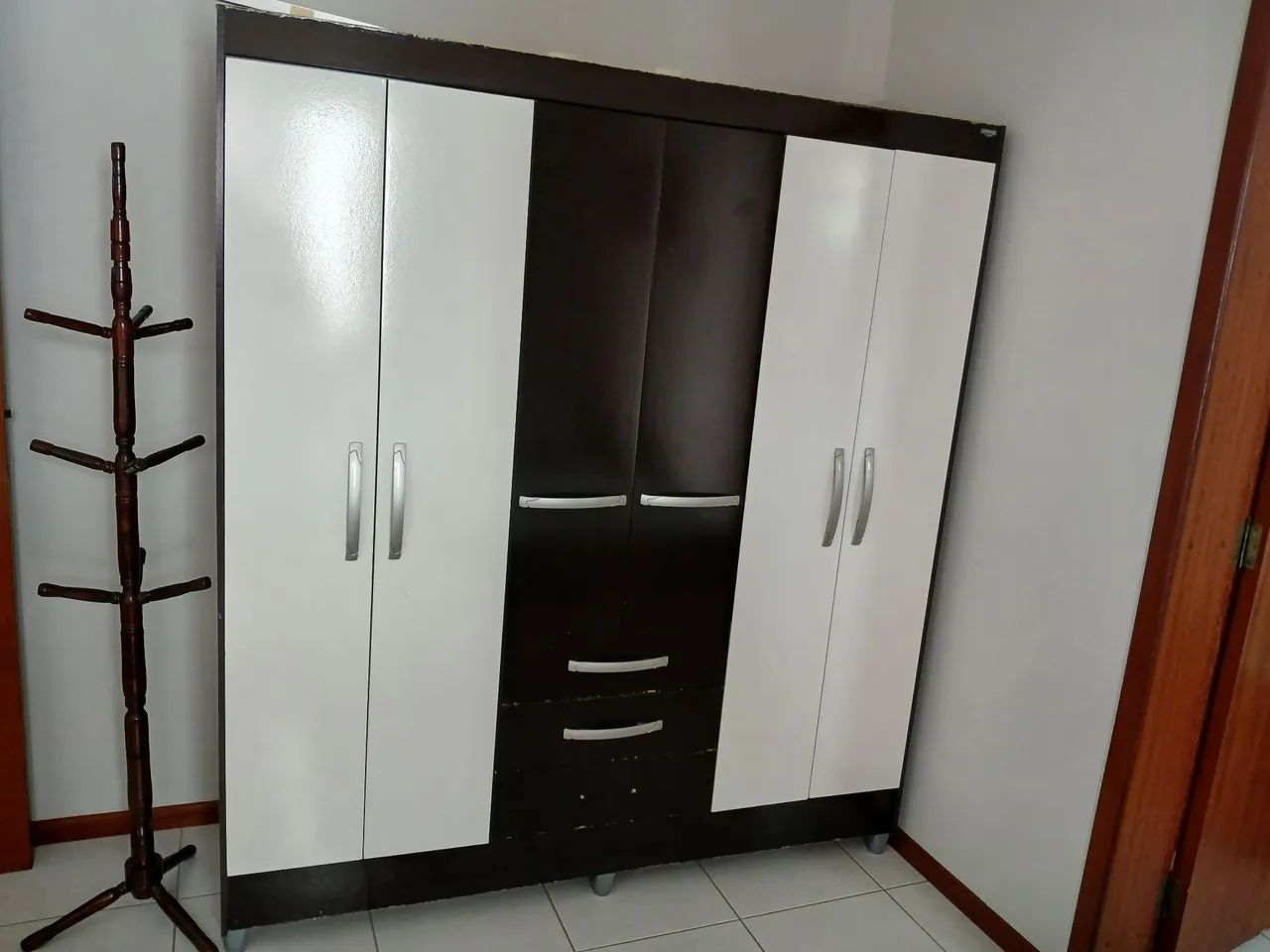 Guarda roupa + base cama box + cama solteiro sem colchão,, tudo para doação. Retirar em Pa - Foto 3