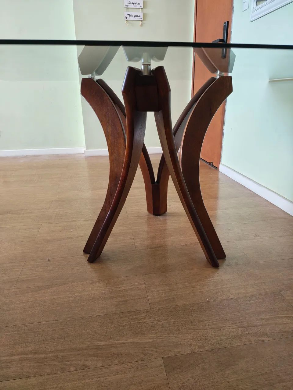 Mesa retangular tampo de vidro temperado bisotado (1,5m x 1,2m) ou só base de madeira - Foto 3