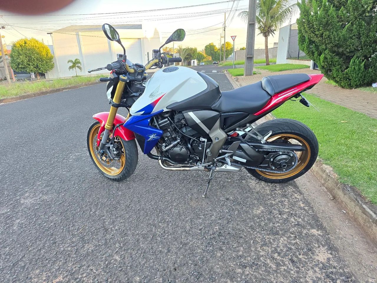 Vende se cb 2012