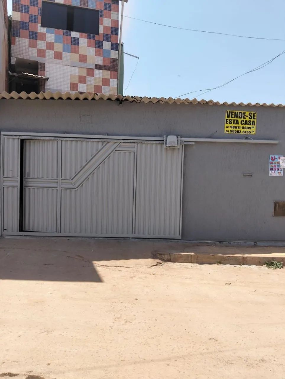 Vende-se sobrado com 3 casas