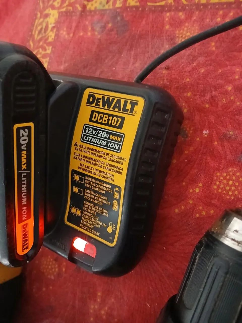 Furadeira e parafusadera dewalt - Foto 3