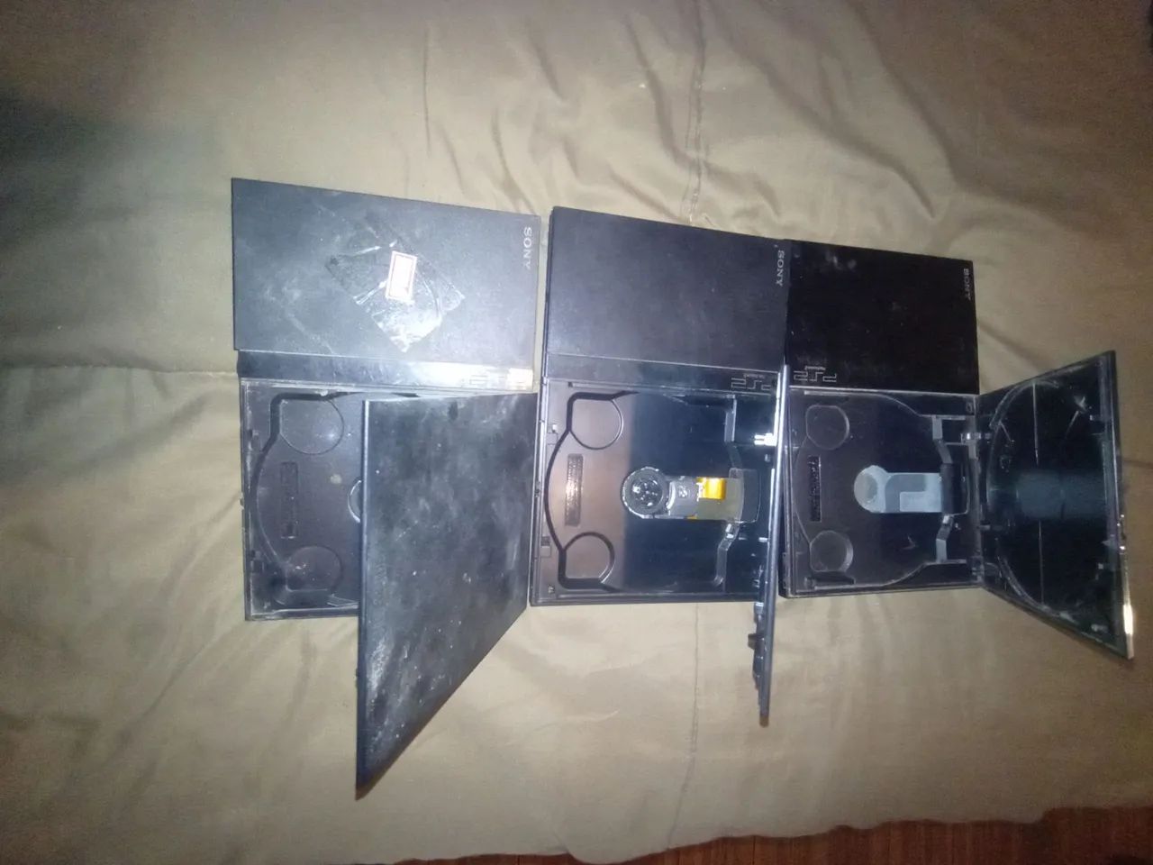 3 PlayStation 2 com defeito 