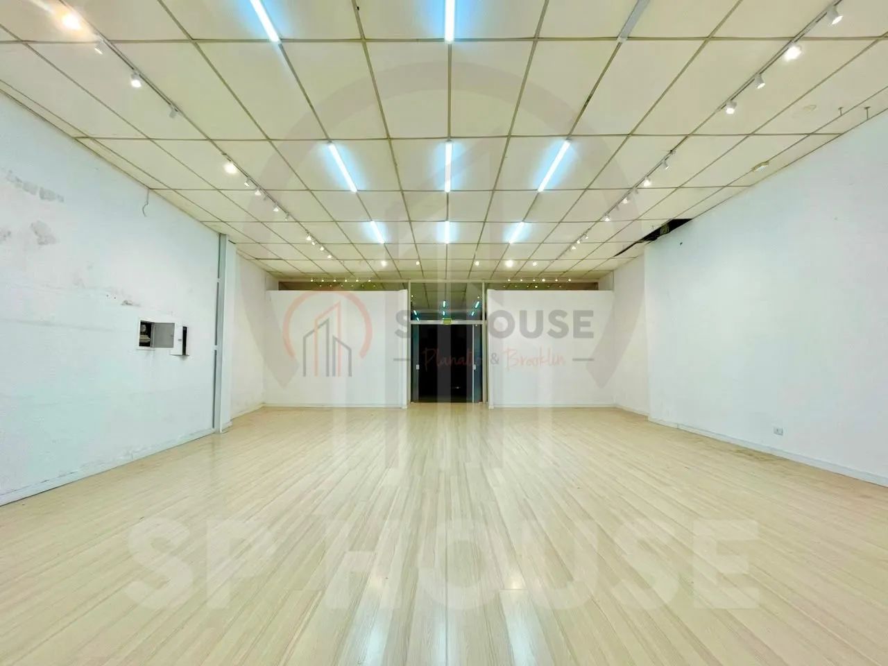 Loja comercial de 345m², 3 vagas, 2 banheiros, Mirandópolis. - Foto 4