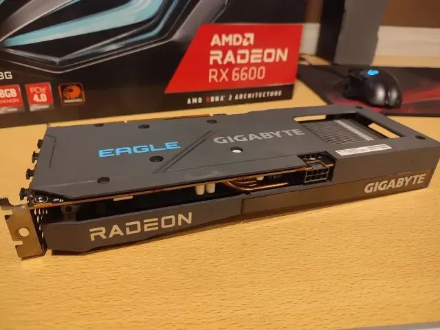 Placa De Vídeo Amd Rx 6600 Eagle Gigabyte - Foto 3