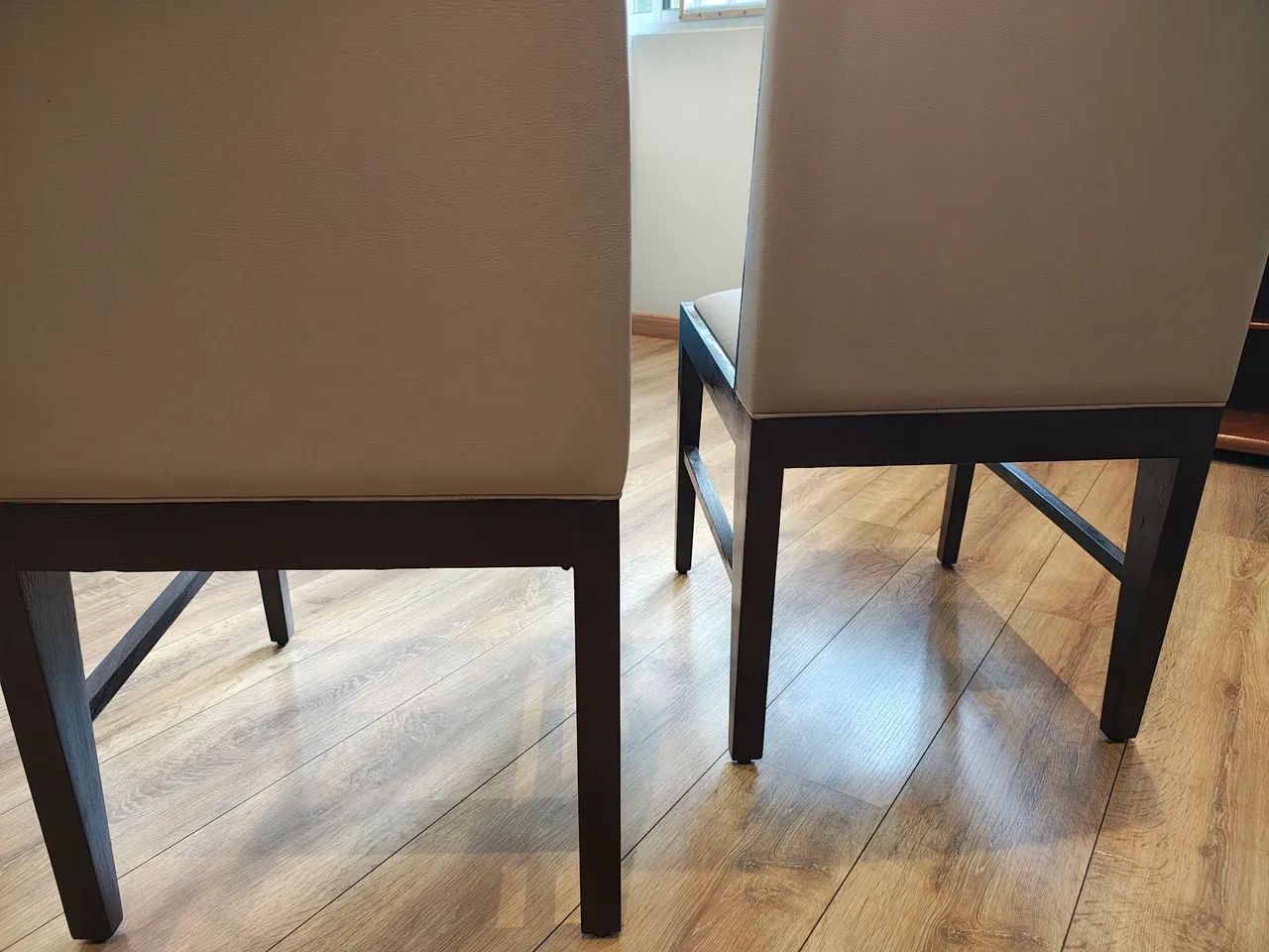 Par de Cadeiras estofadas côr imbuía  - Foto 4