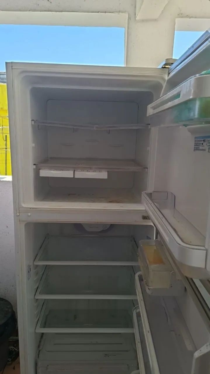 Geladeira com defeito  - Foto 4