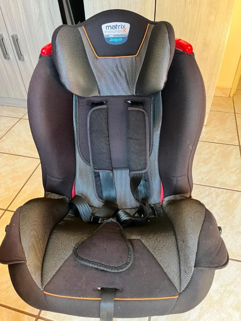 Cadeira para Auto - De 0 A 25 Kg - Matrix Evolution K