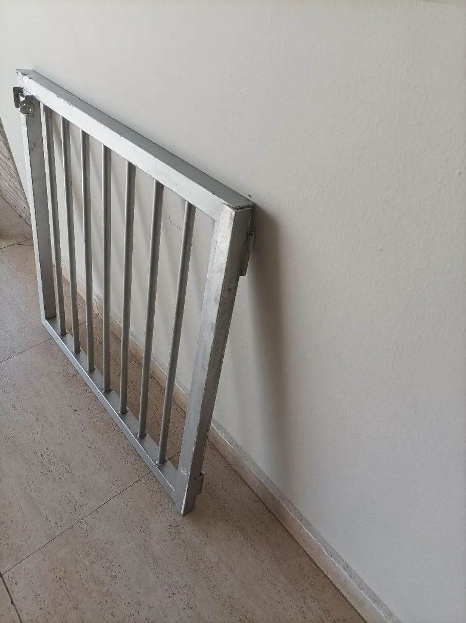 Grade de metal. Comprimento: 87cm. Altura: 80cm. - Foto 3