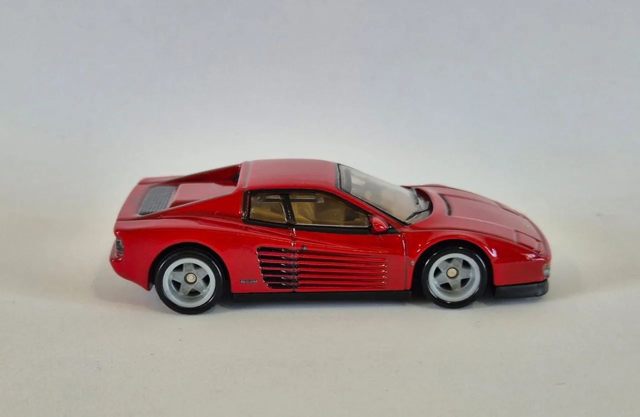 Hot Wheels Premium Ferrari Testarossa Loose