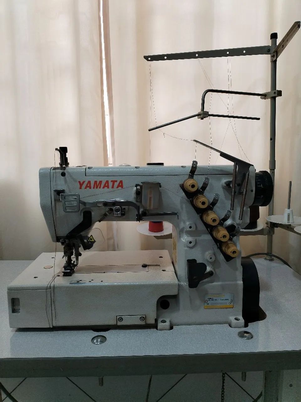 Máquina de costura Galoneira Yamata - Foto 4
