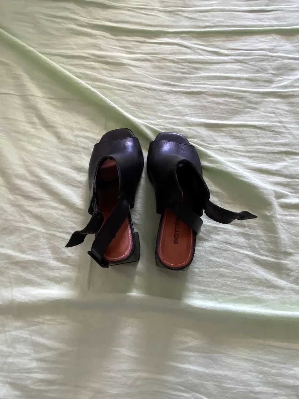 Vendo sandália e mule por 30,00 - Foto 3