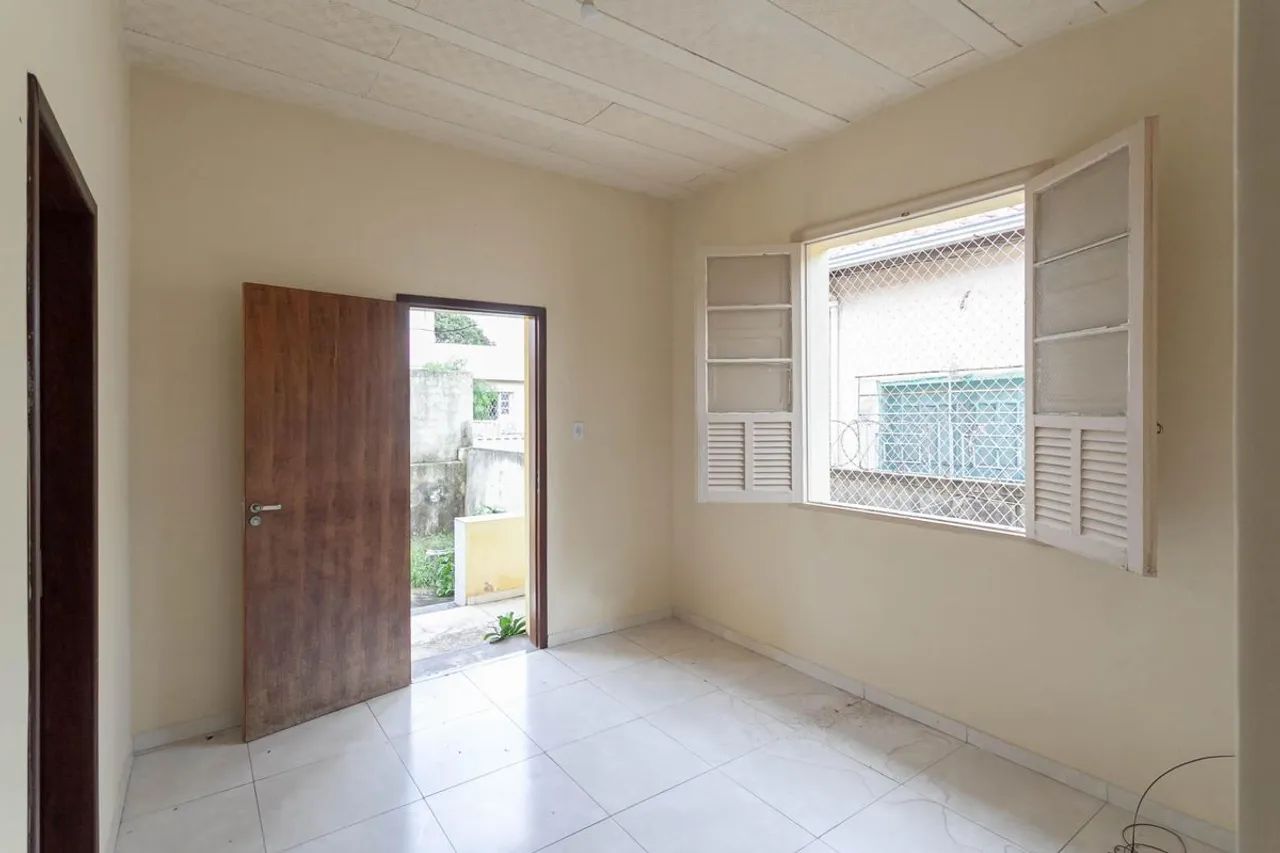 Casa à Venda - Bonfim, 3 Quartos, 300 m2 - Foto 2