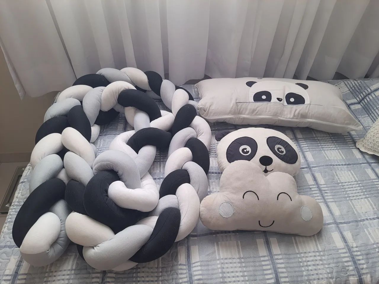 Kit de berço panda 4 peças em excelente estado