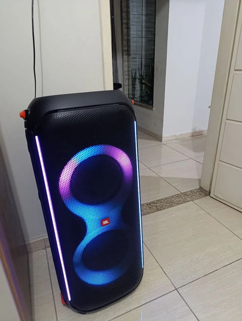 Caixa de som JBL PARTYBOX 710