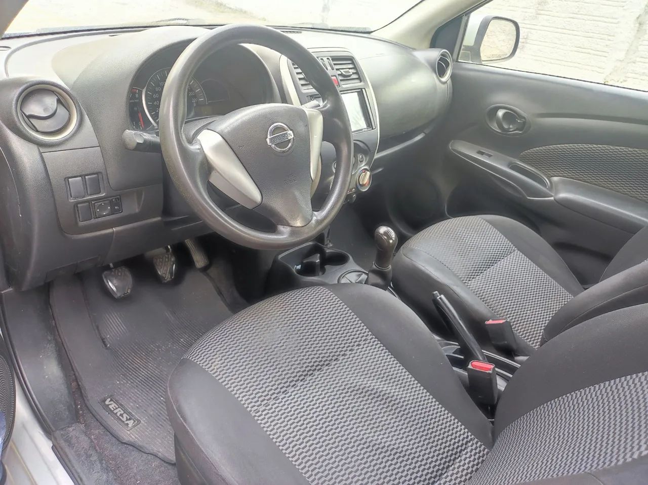 Nissan Versa 1.0 12V Flexstart 4P Mec. 2018 - Foto 3