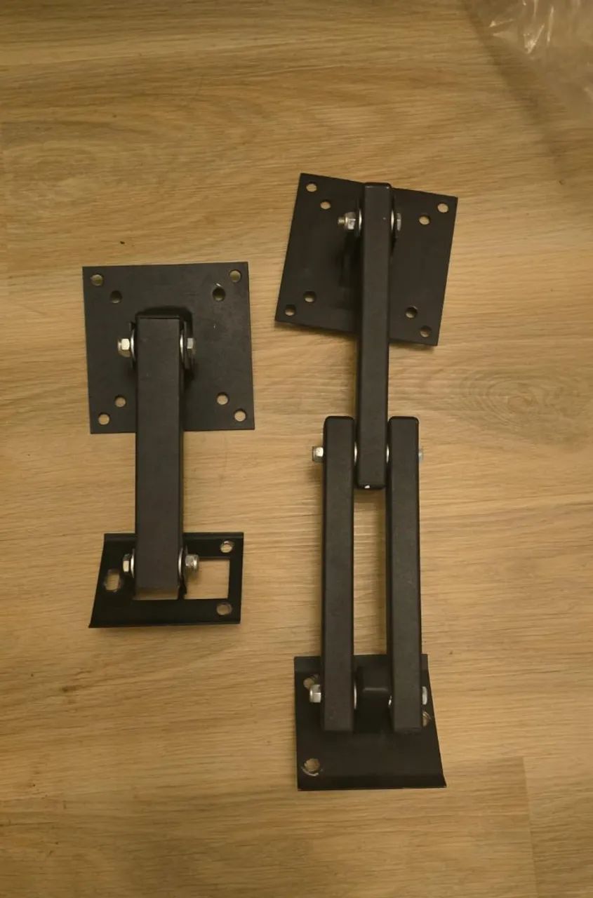 Vendo suporte articulado para TV ou monitor de até 32 polegadas.