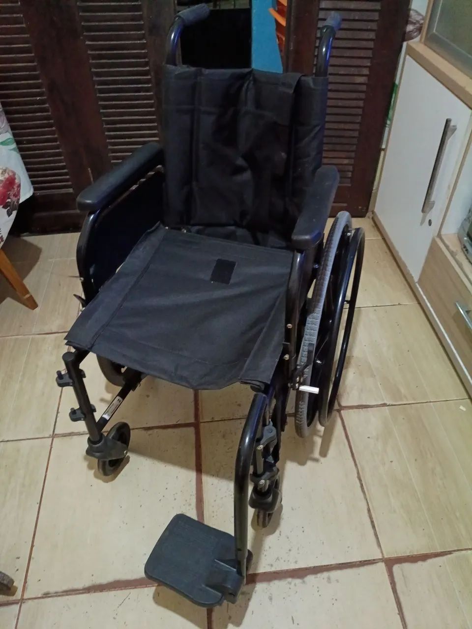 Vendo cadeira de rodas 