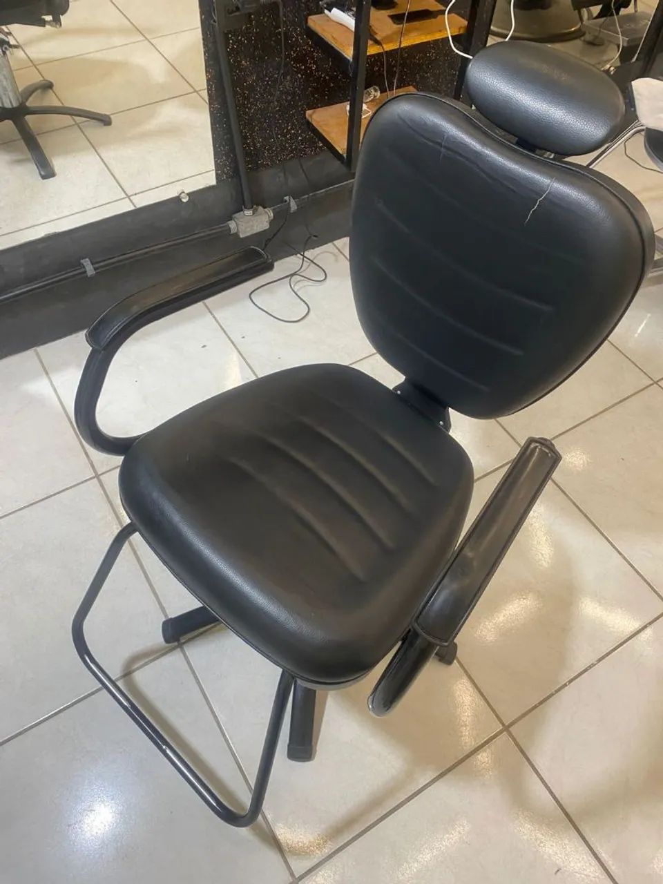 Cadeira de barbeiro  - Foto 2