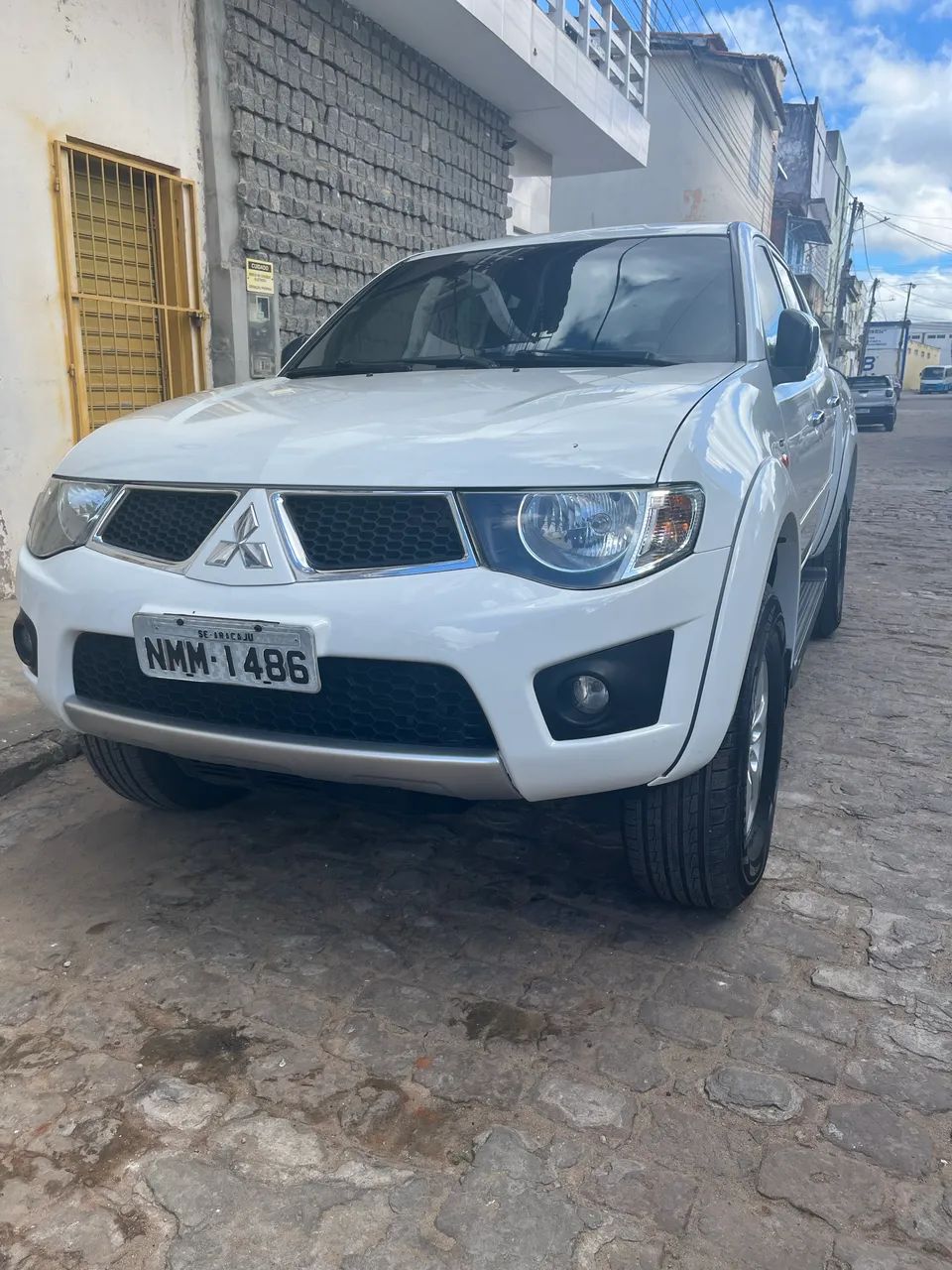 Mitsubishi L200 2012