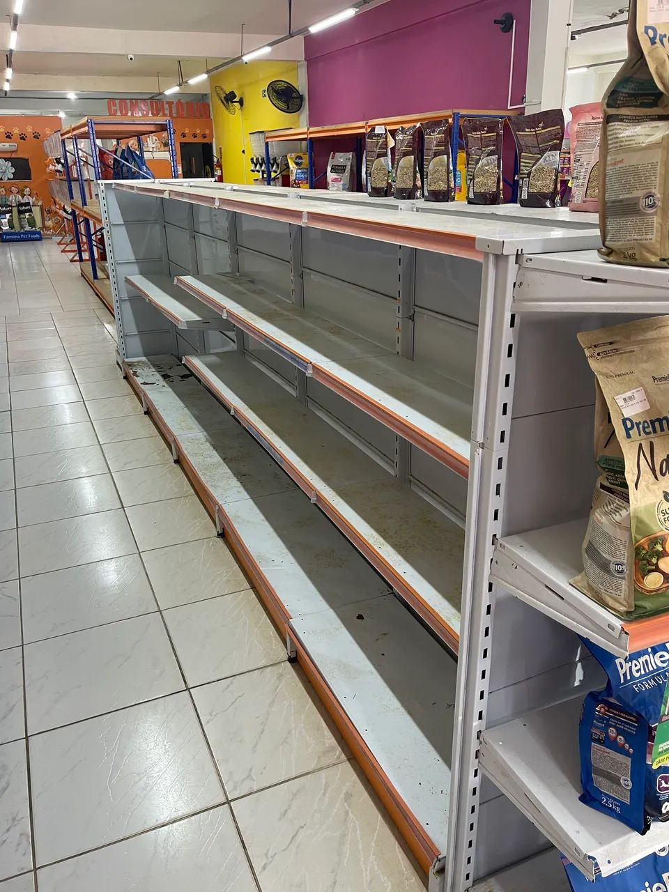 Móveis para comércio em geral 