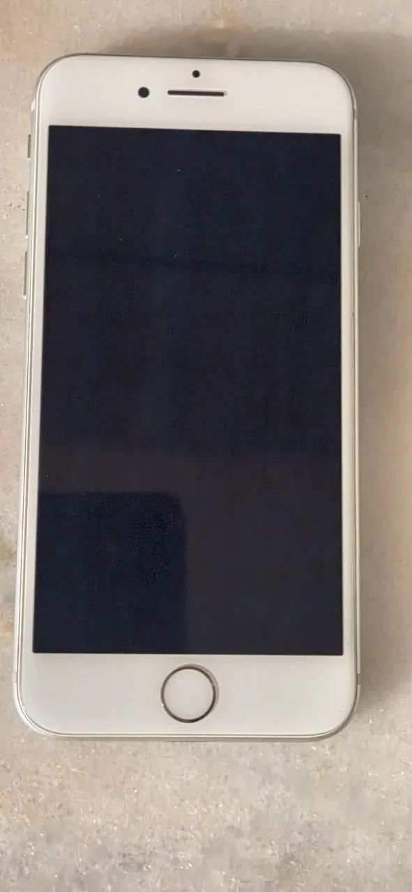 iPhone 8 - 64Gb prata - Foto 2