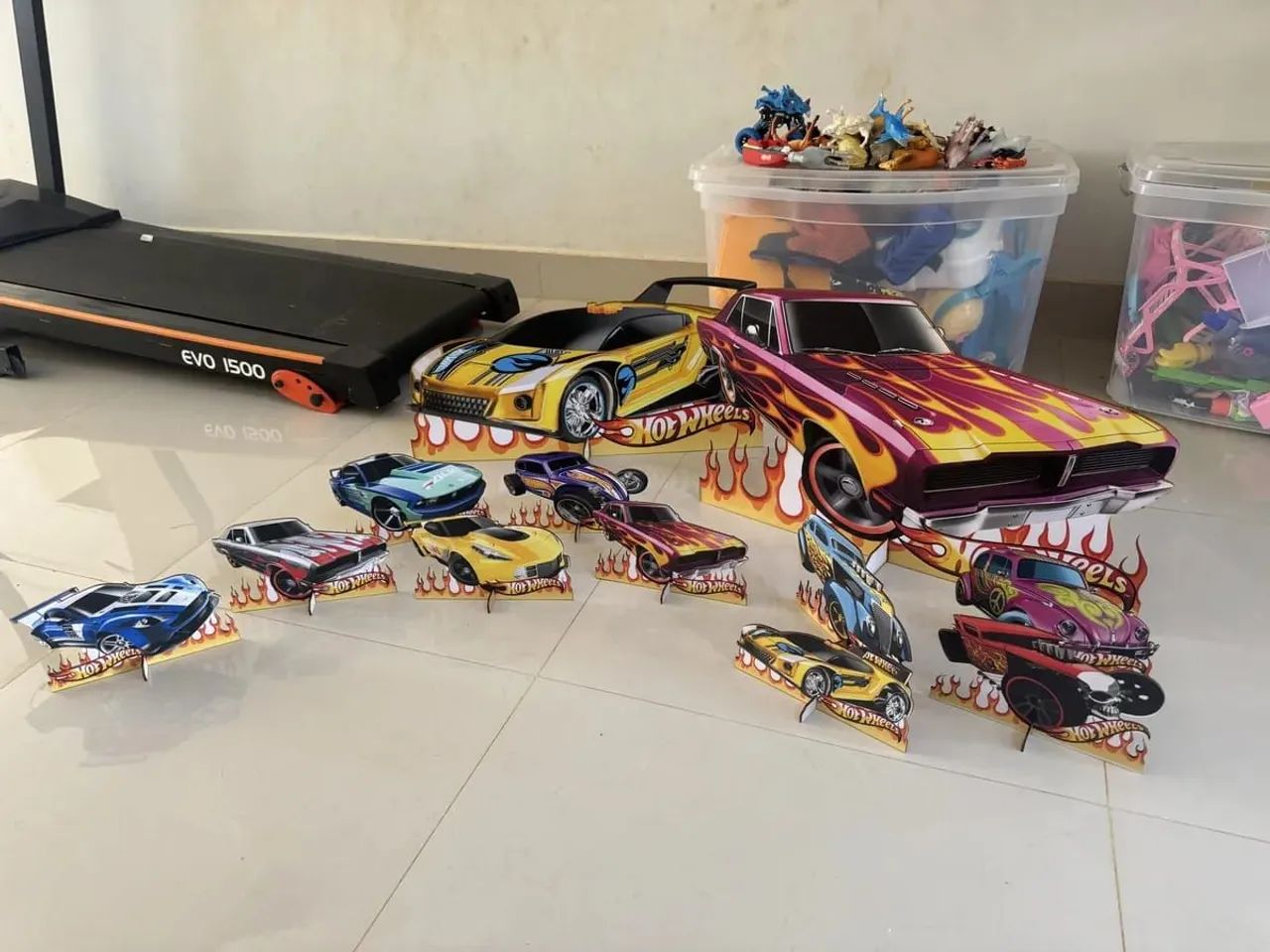 Kit display hot Wheels para festa - Foto 4