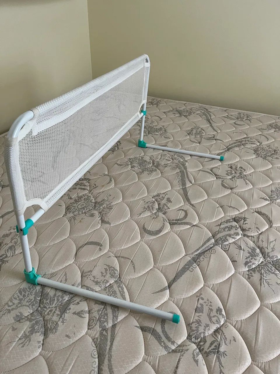 Protetor / grade de cama infantil