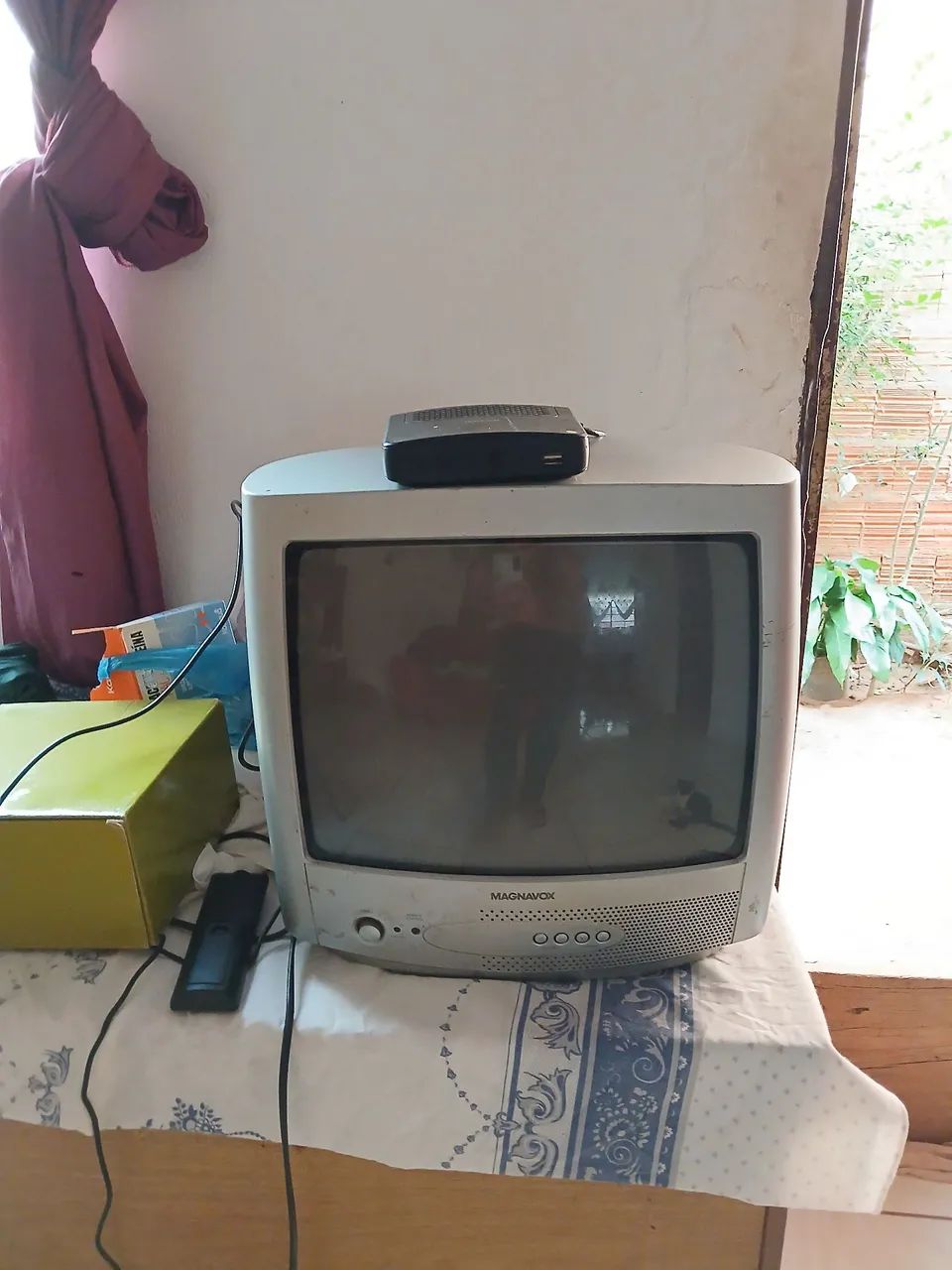 Tv 14 polegadas com conversor e antena  - Foto 2