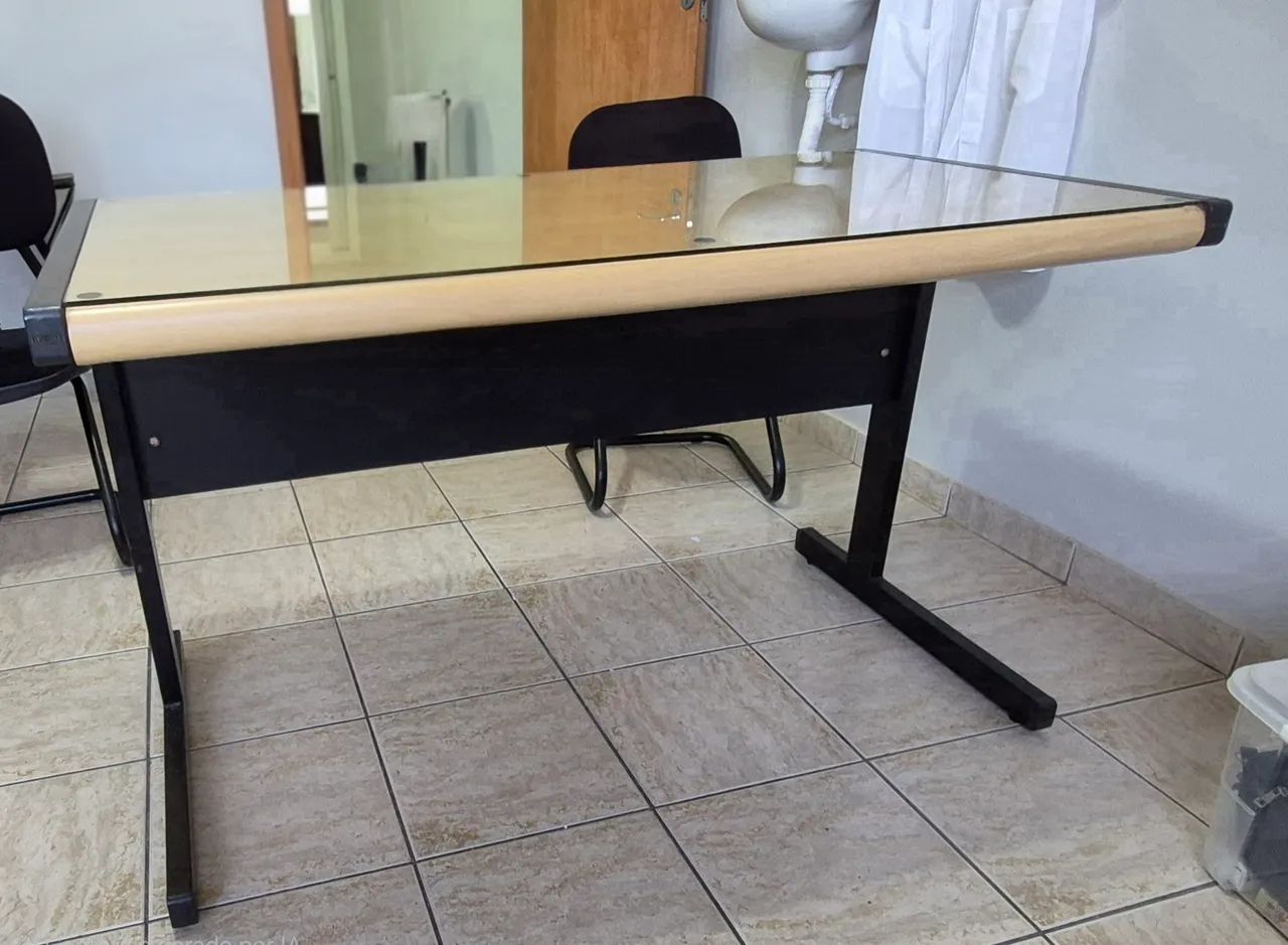 Mesa de escritório sem gaveta - Foto 3