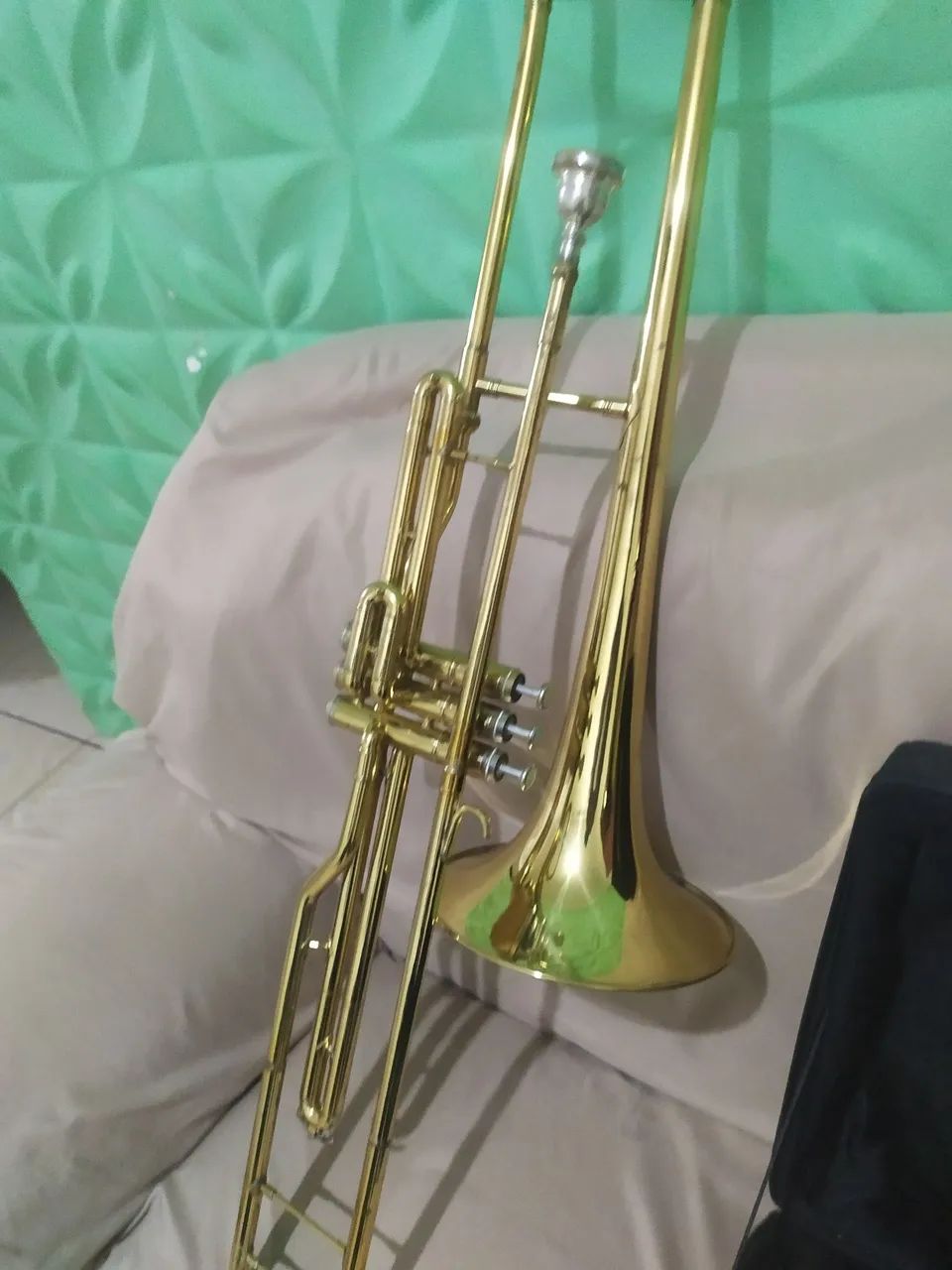 Vendo trombone dourado sib  - Foto 2
