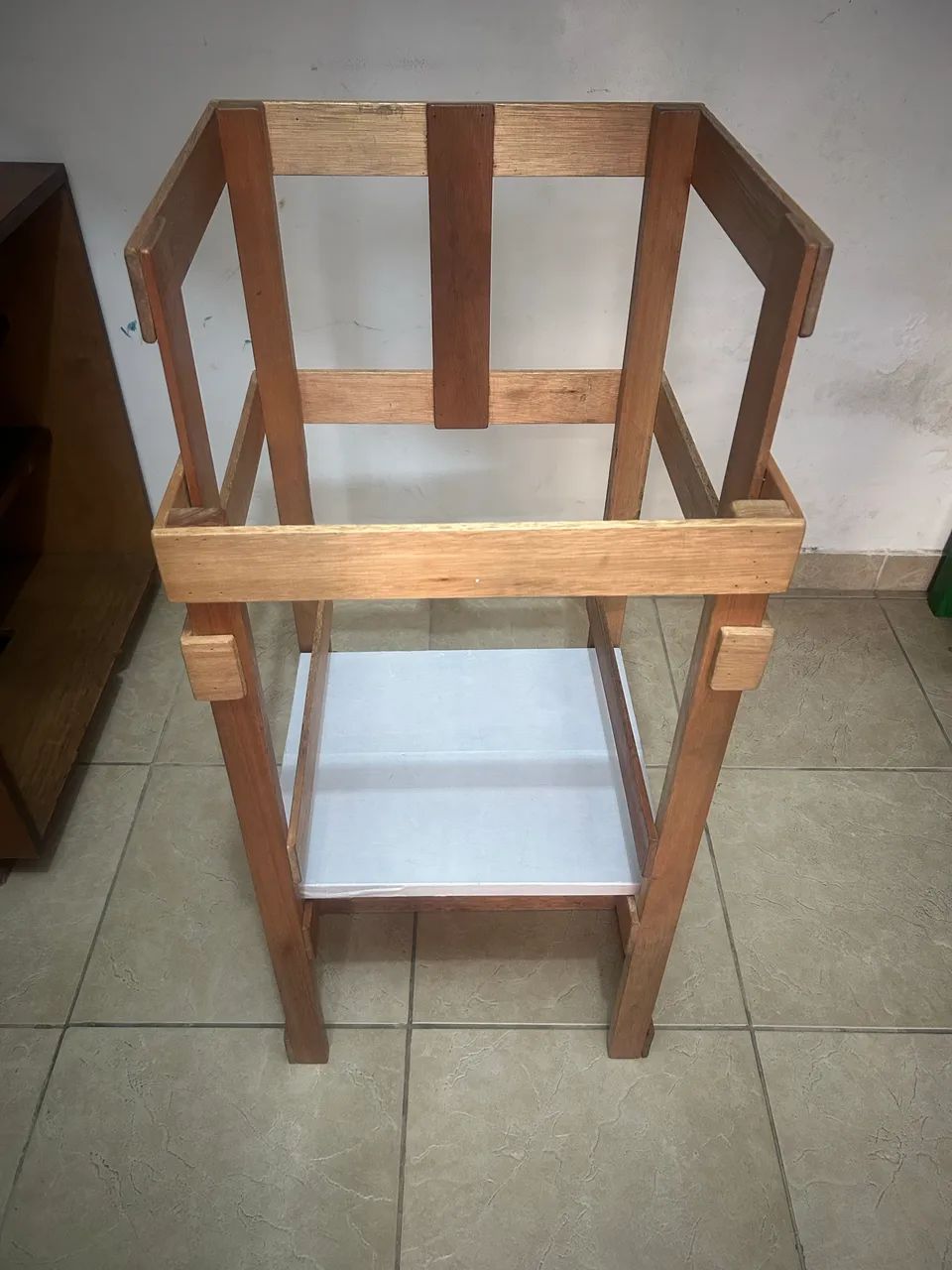Torre de aprendizagem de madeira