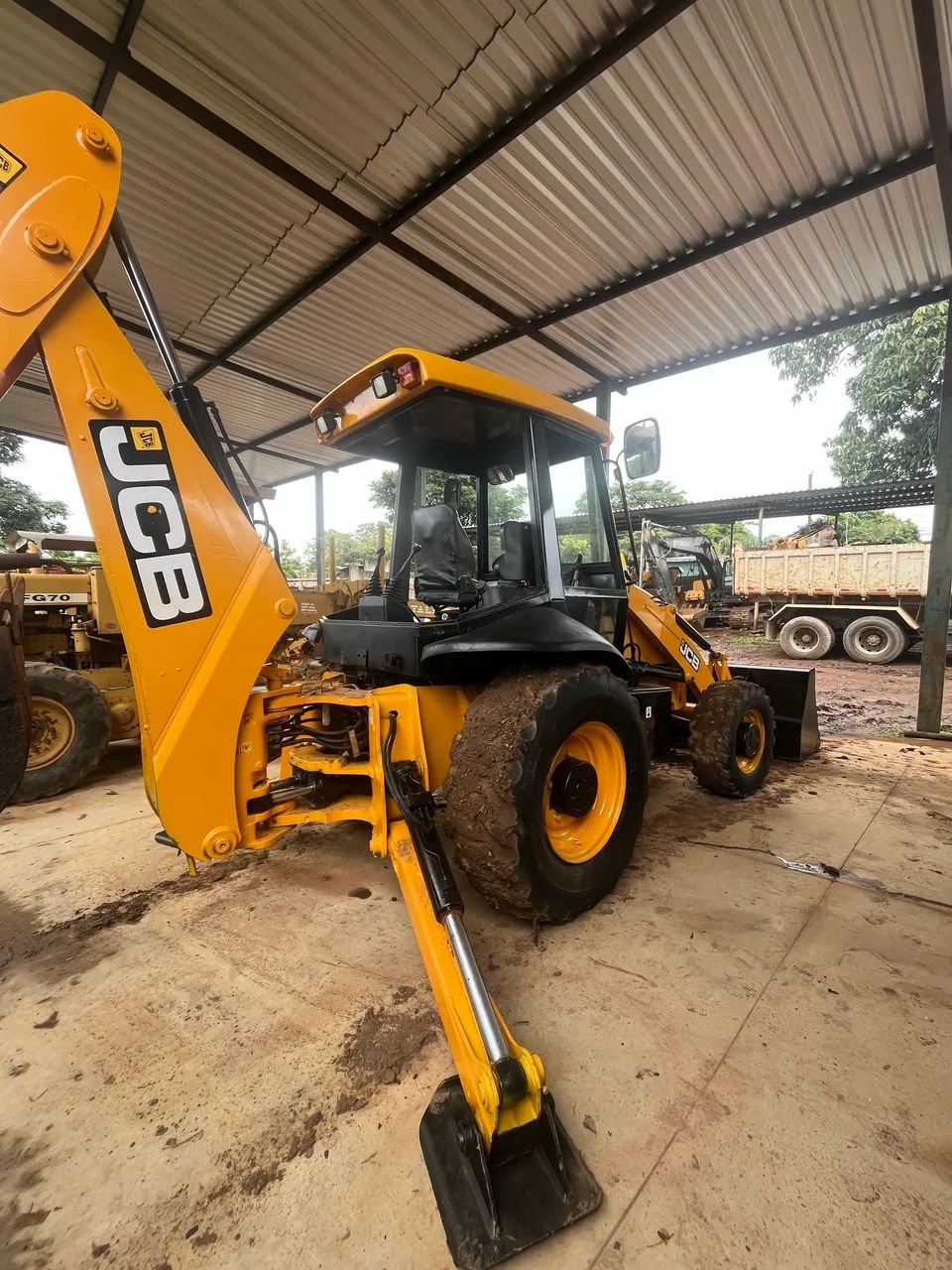 RETROESCAVADEIRA JCB - Foto 2