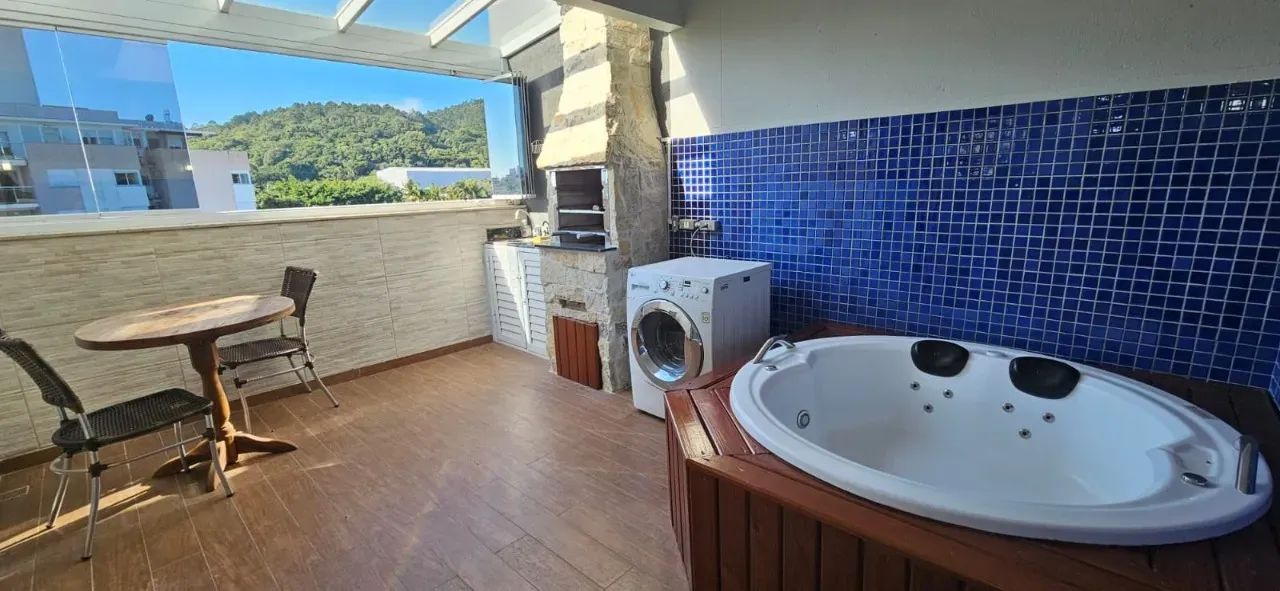 Linda cobertura em condomínio com piscina em Jurerê - Foto 2