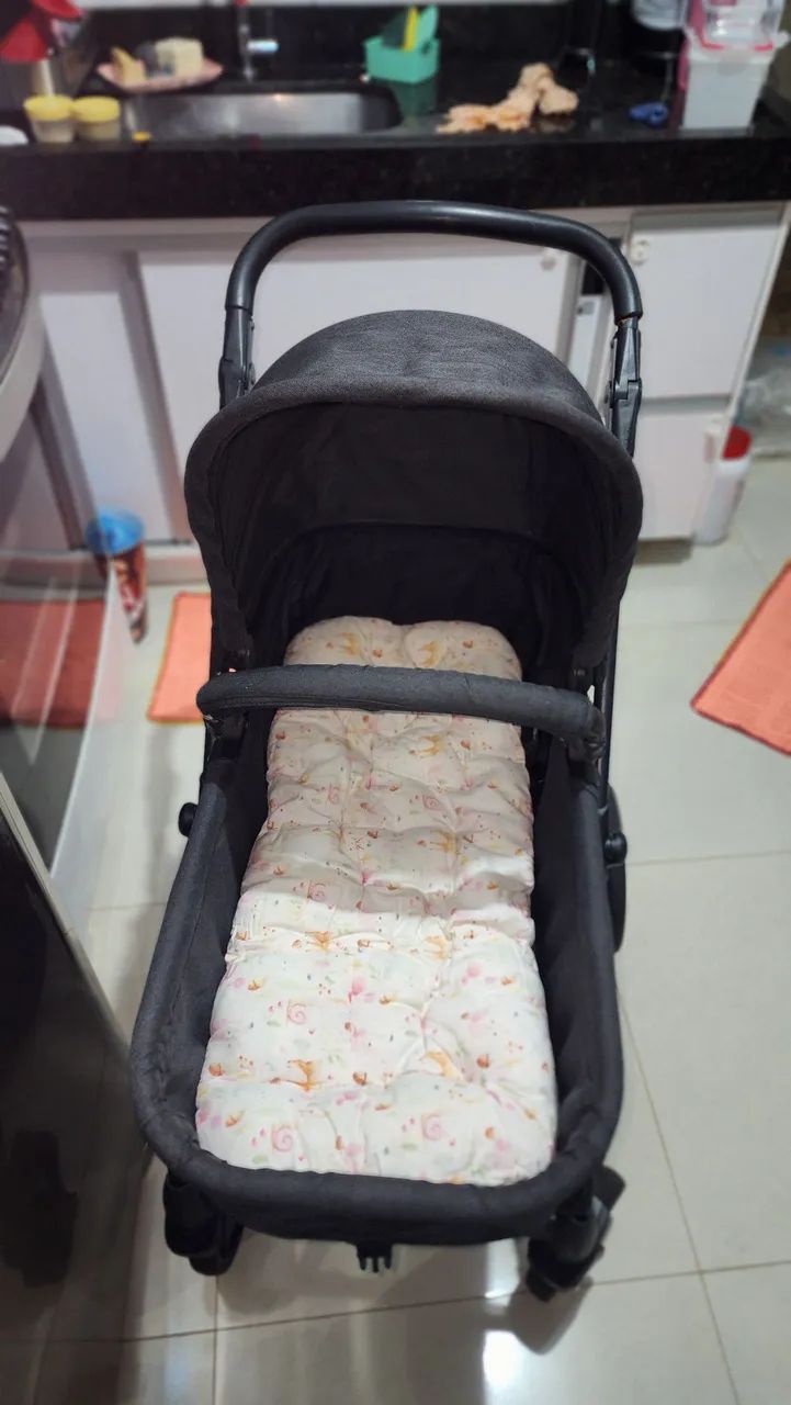 Carrinho de bebê Cosco,  completo e com base para veículo  - Foto 5