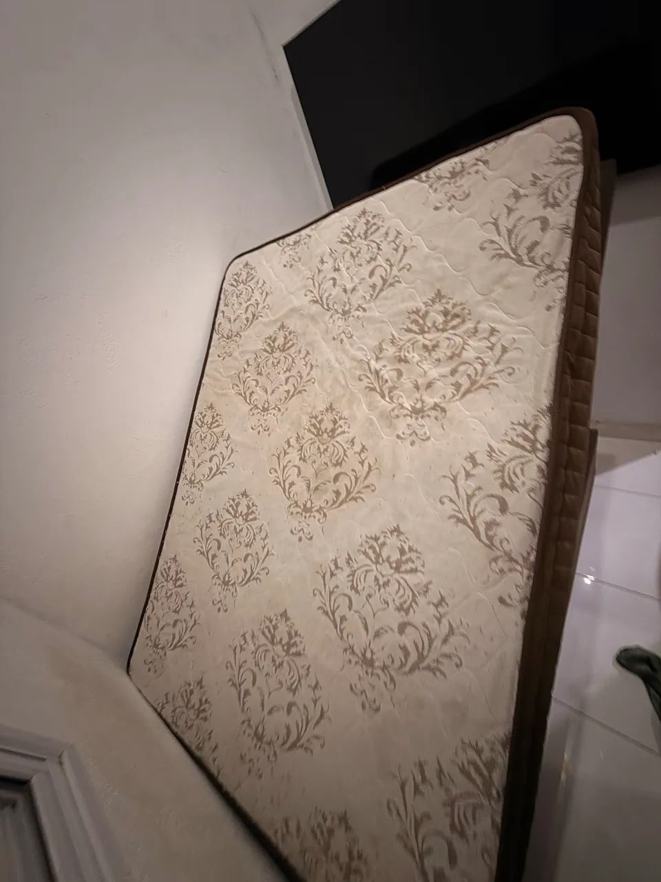 vendo cama box baú com cochão ?em perfeito estado - Foto 2