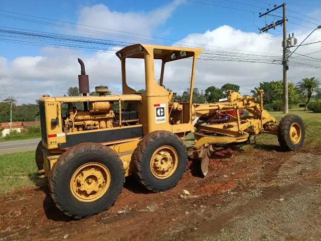 MOTONIVELADORA CATERPILLAR 120B (1984) - REVISADA E PRONTA PARA TRABALHAR! - Foto 2
