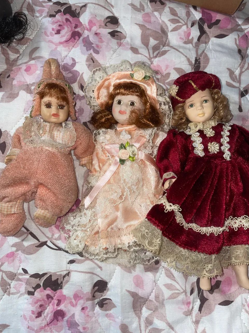Trio de boneca de porcelana