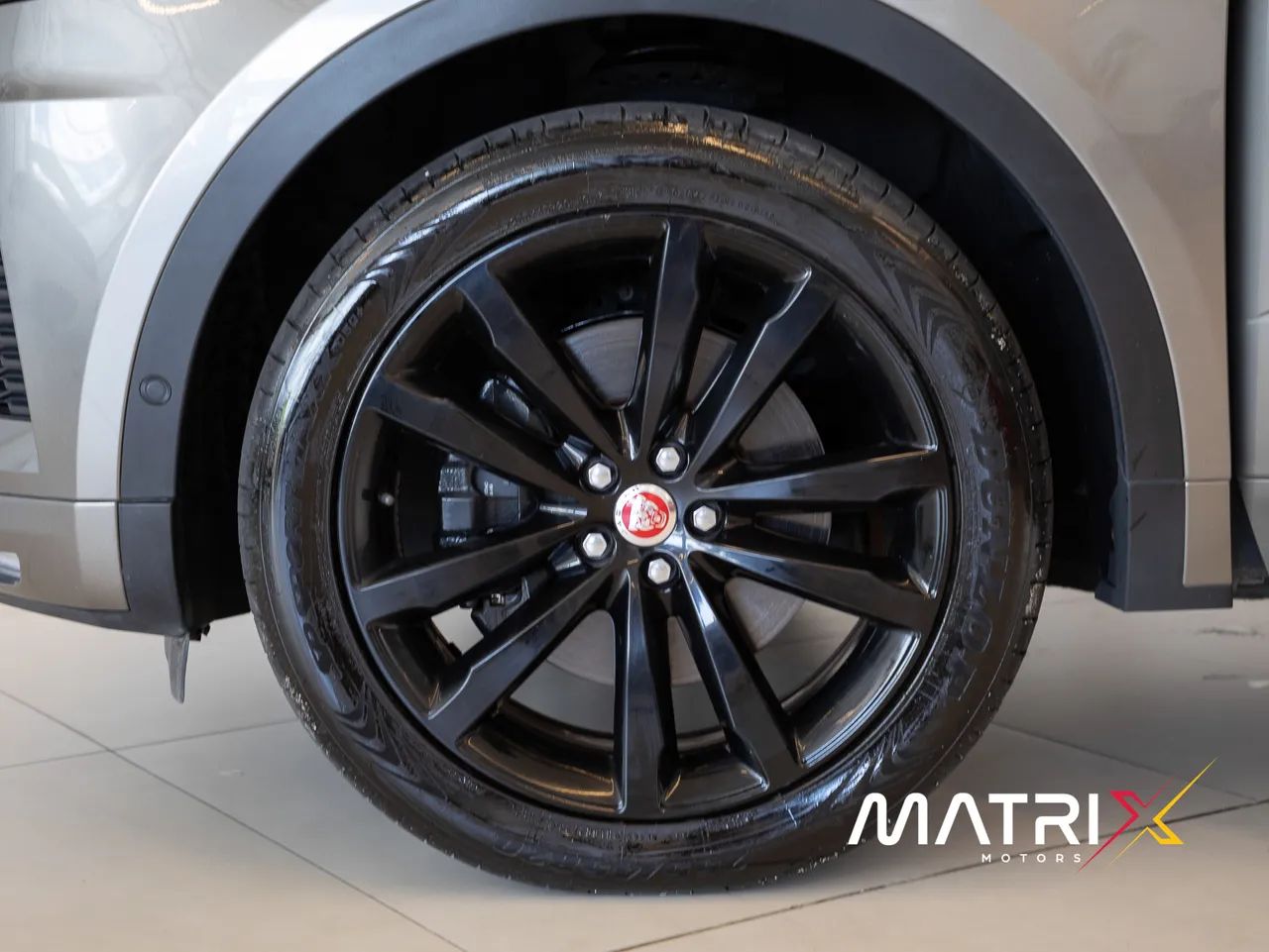 Jaguar E-Pace R-dynamic SE 2.0 AWD 300cv Aut. 2018 - Foto 3