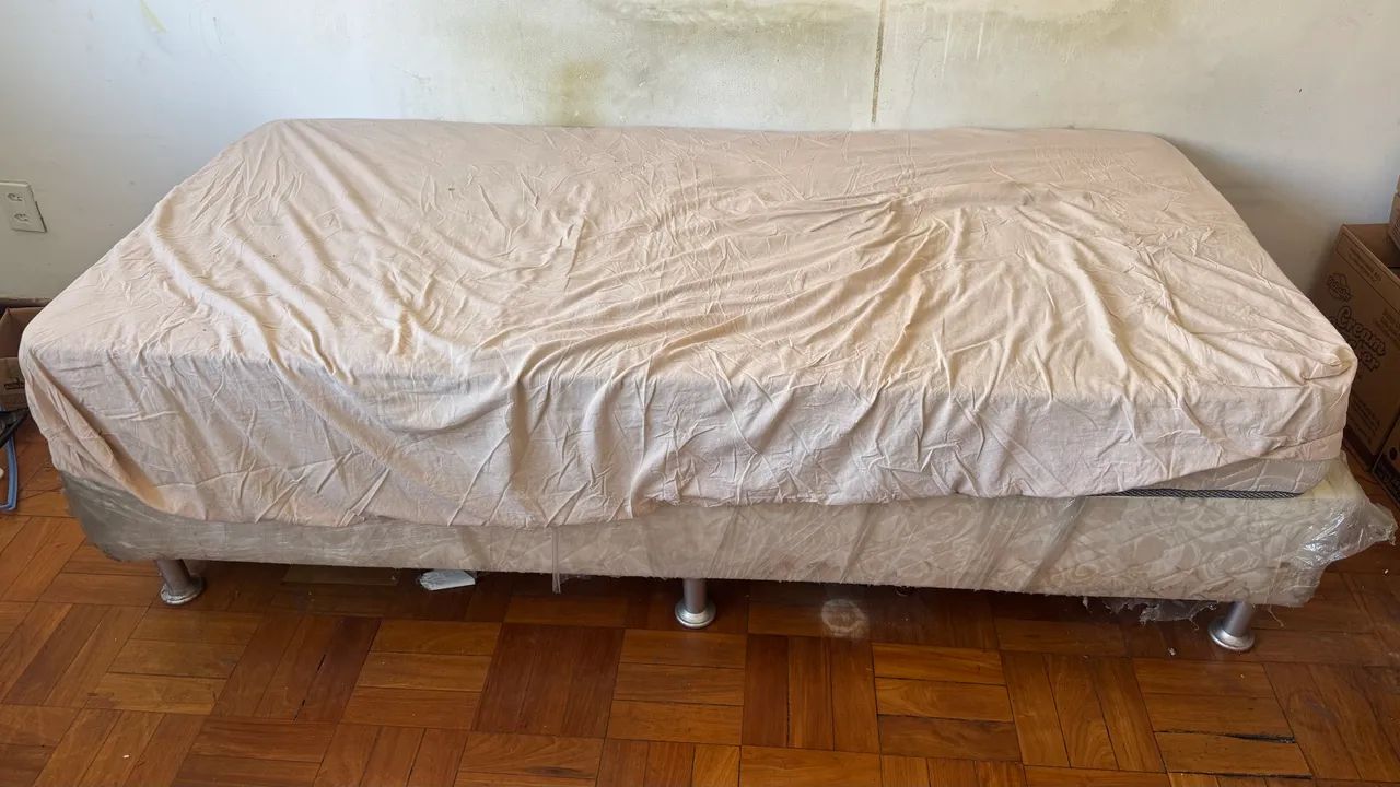 Cama de solteiro (colchão e box)