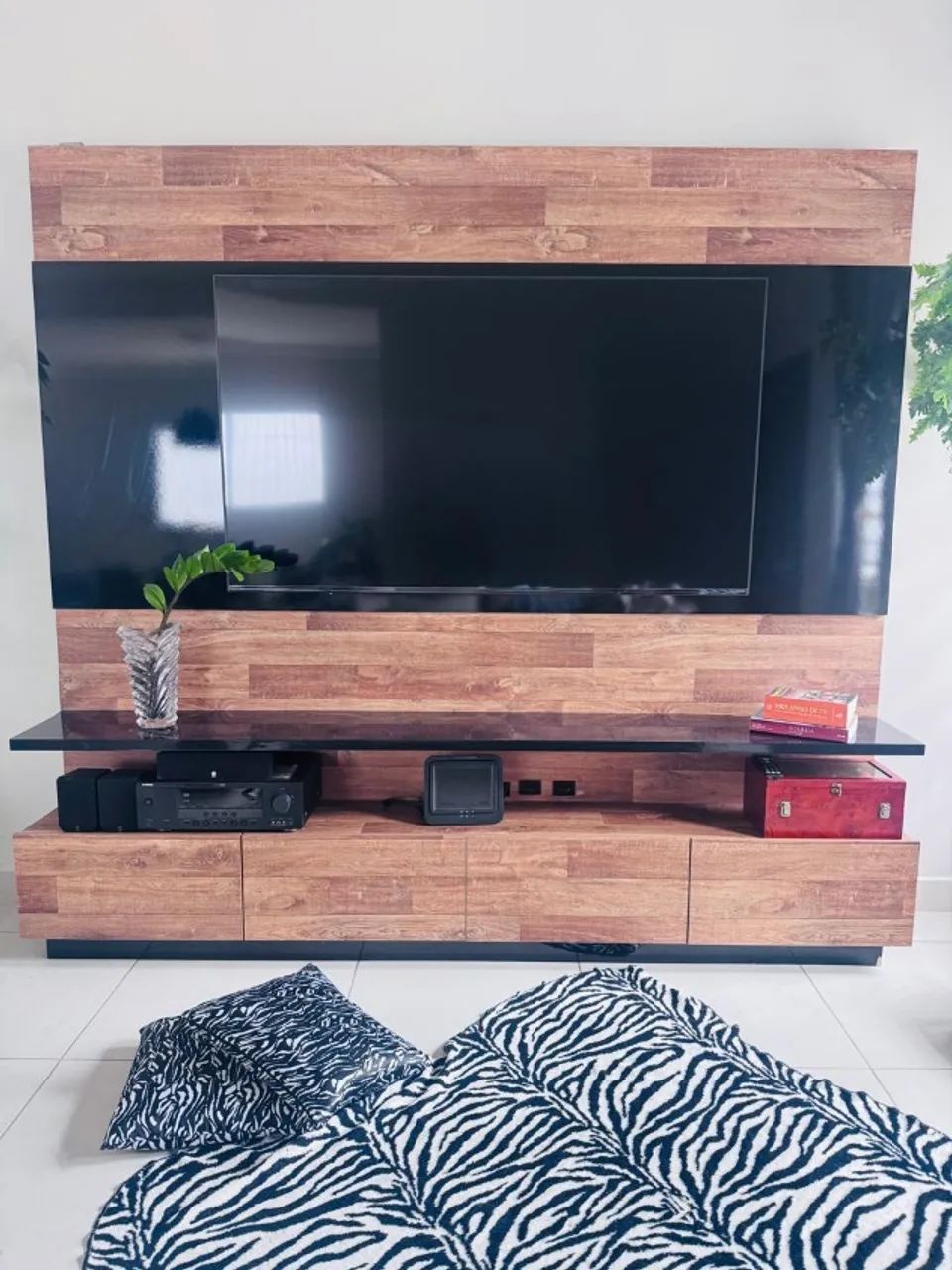 Rack de TV com 4 gavetas  - Foto 2
