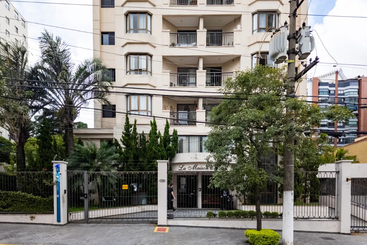 Apartamento para venda em Moema com 2 quartos, sendo 1 suíte, 56m²