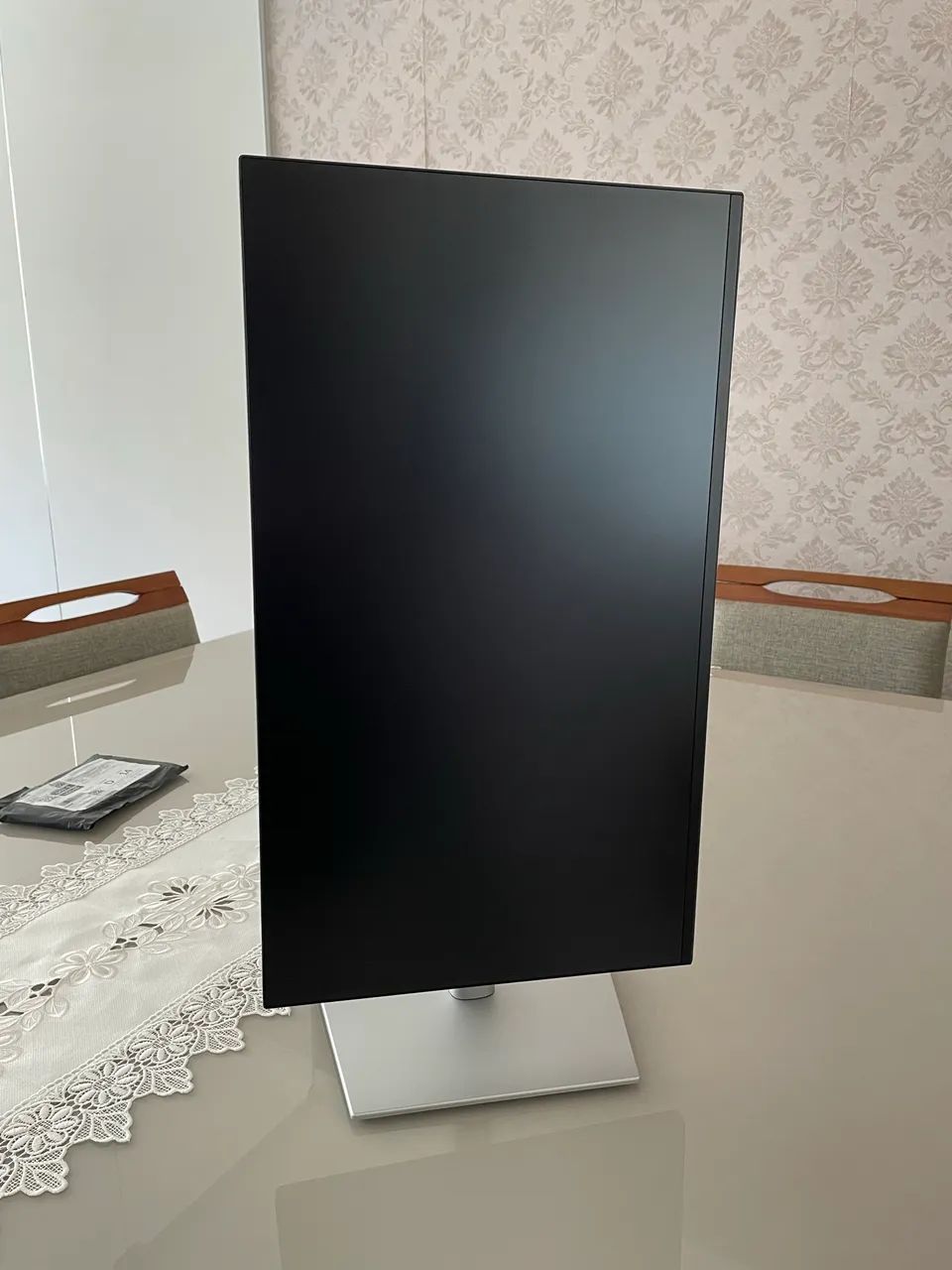 Monitor com hub USB-C Dell Pro 24 Plus P2425HE