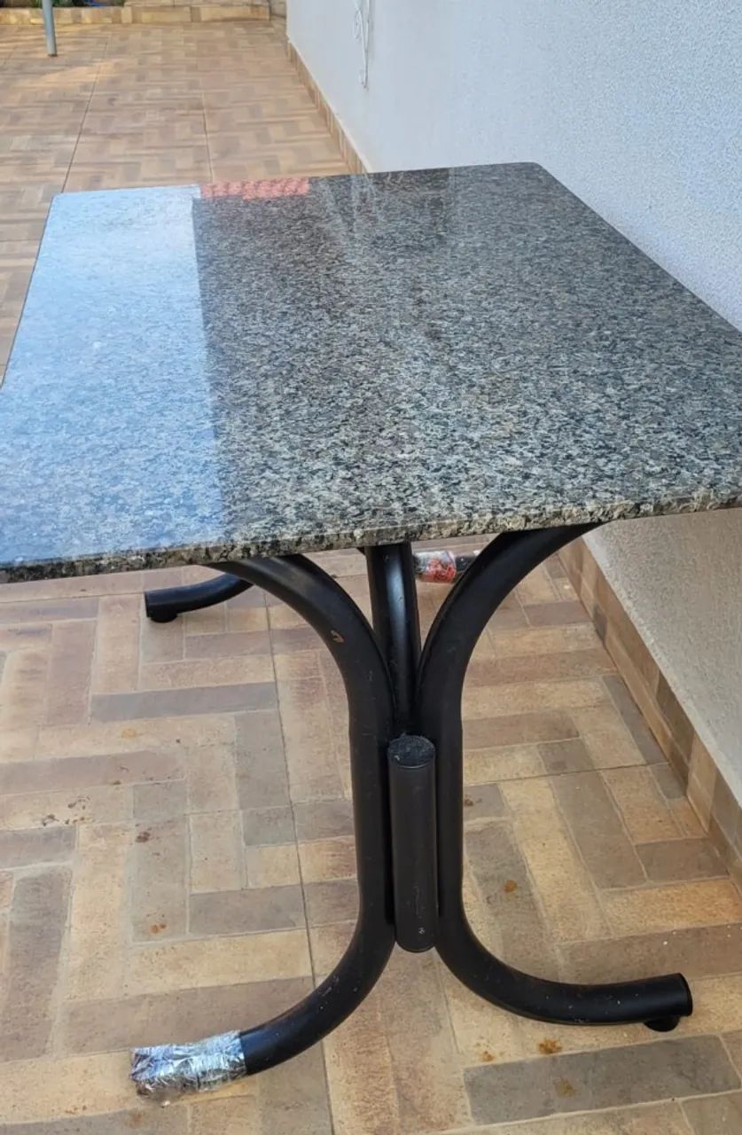 Mesa com tampo de mármore 1,18 cm x 81 cm - Foto 2