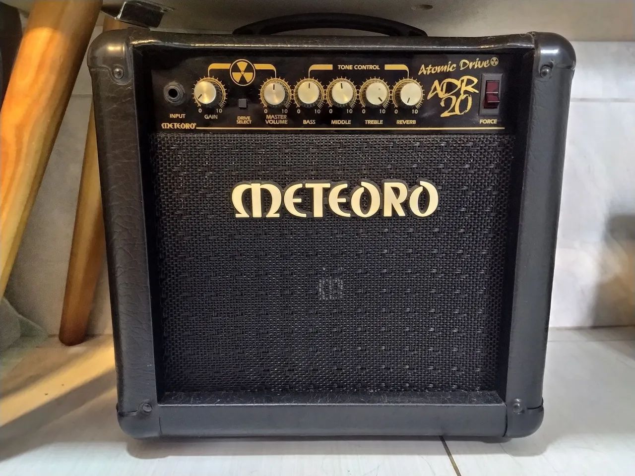 WESTONE LABORATORIES UM2 RC-AMP'D ウエストン Amplificador Meteoro Atomic Drive Adr 20 cubo Para Guitarra - Loja