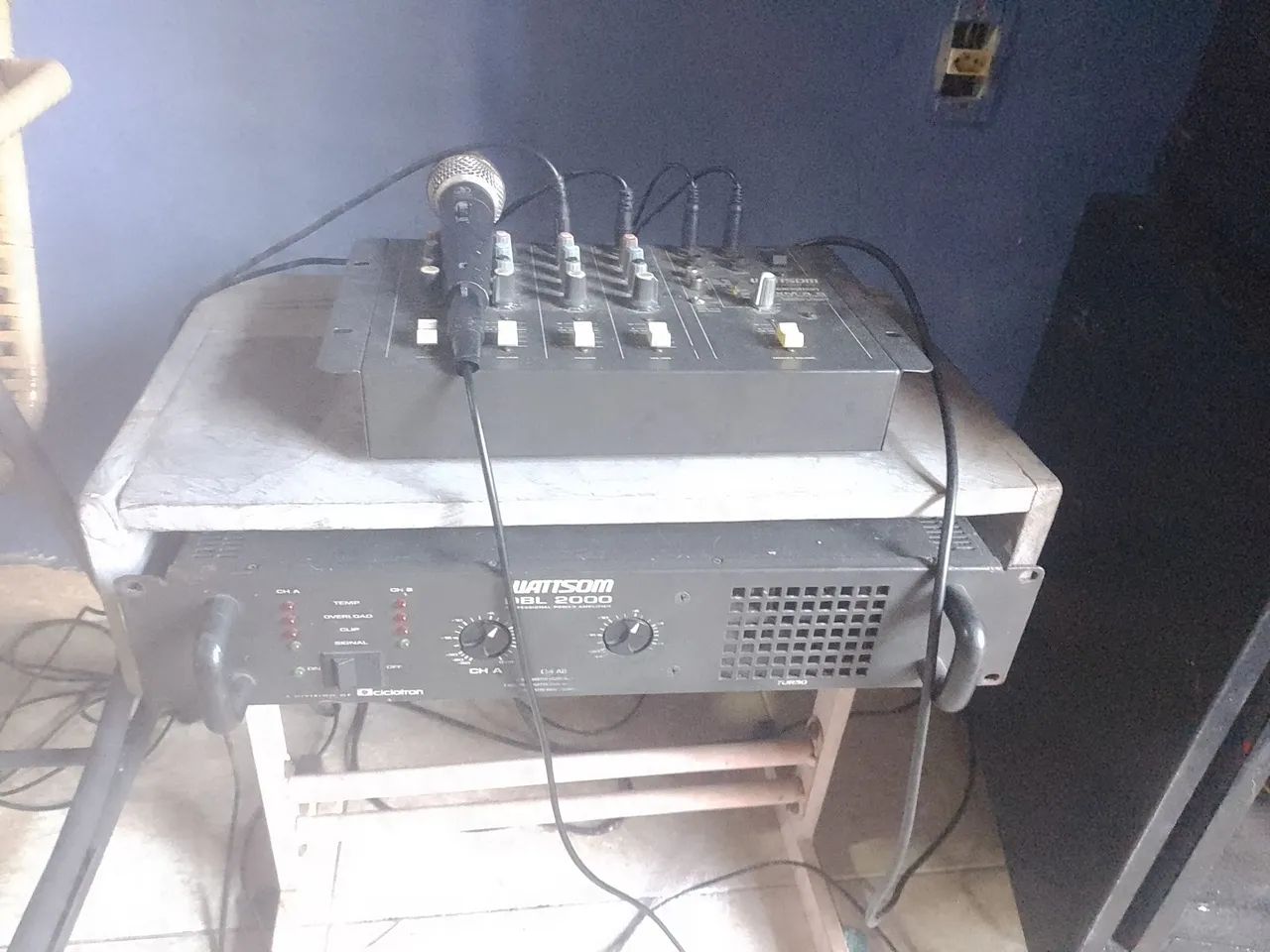 Vendo som de ótima qualidade 